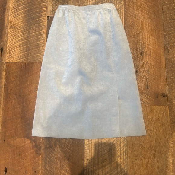 Vintage Abe Schrader 100% Suede Skirt – Powder Blue – Size 6 Petite - Picture 1 of 4